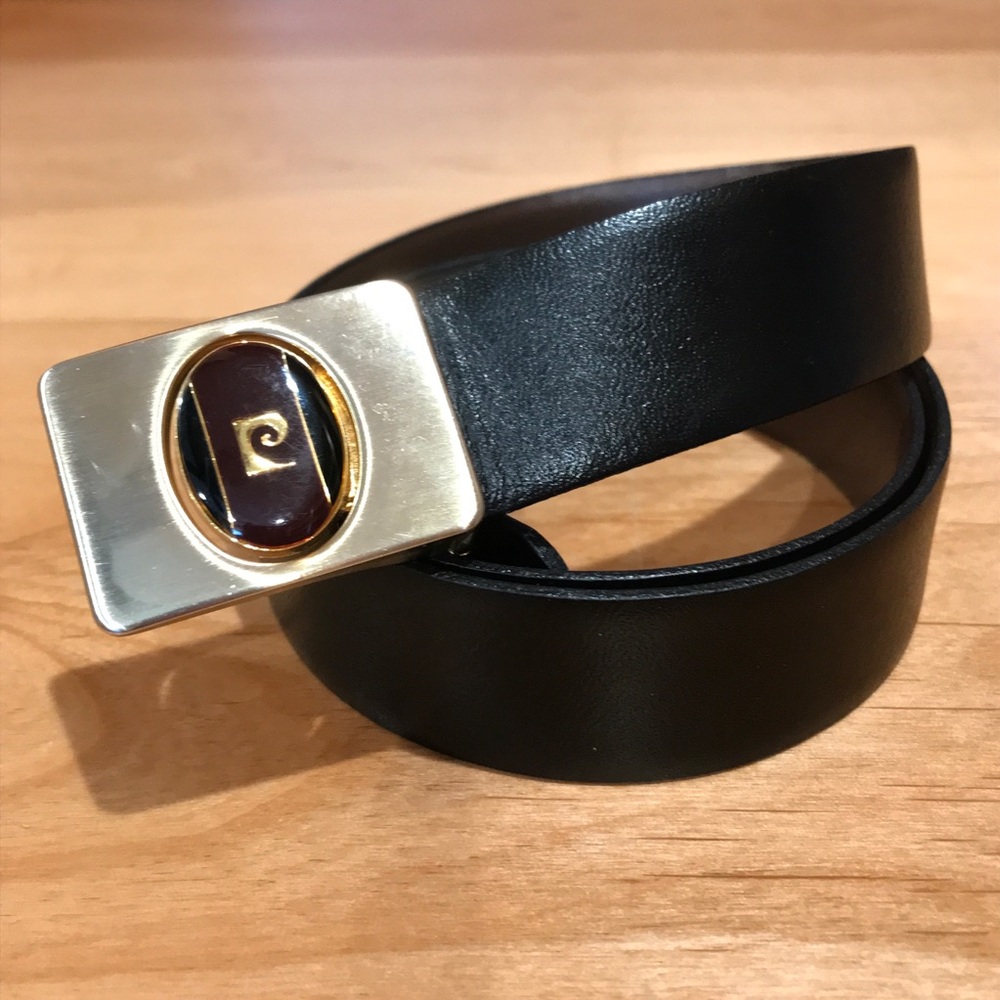 Vintage Pierre Cardin Leather Reversible Black Brown 
Gold Tone Buckel Belt